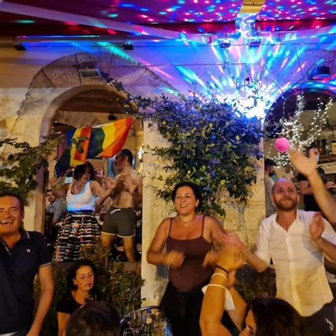 incontri gay a pavia|Migliori Locali Gay, Bar Gay friendly a Pavia 2024